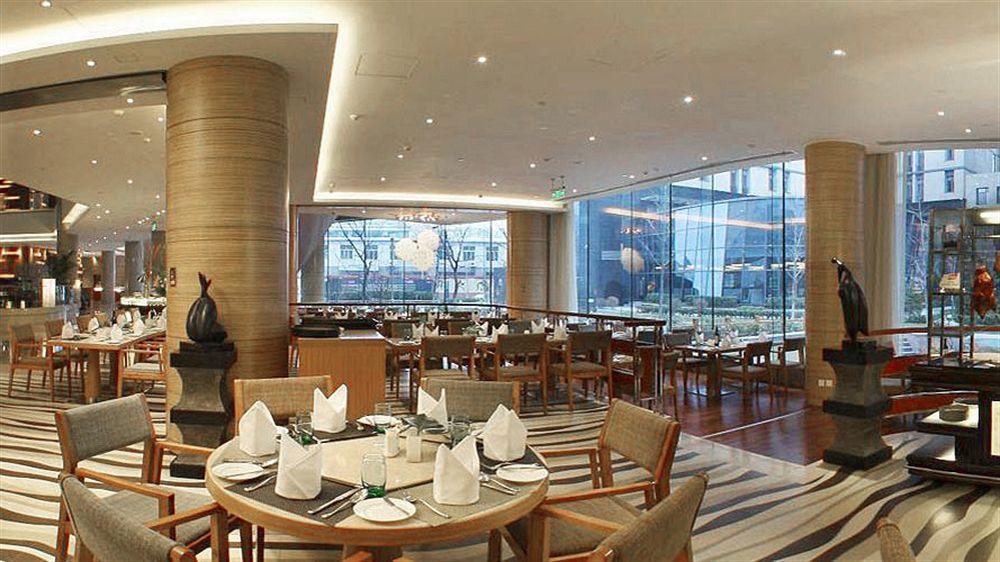 โฟร์ พอยต์ บาย เชอราตัน ปักกิ่ง ไห่เตียน โฮเต็ล แอนด์ เซอร์วิซ อพาร์ตเมนต์ Hotel ภายนอก รูปภาพ
